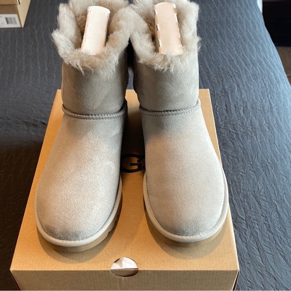 UGG Classic Double Bow - Picture 3 of 10